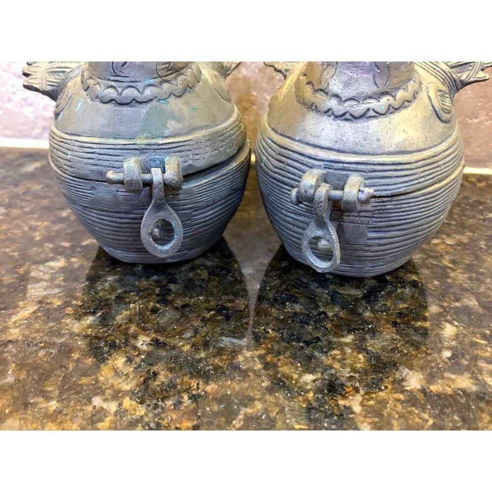 Vintage Cast Brass Peacock Hinged Trinket Boxes Pair Folk Art Betel Keepsake - Picture 7 of 12